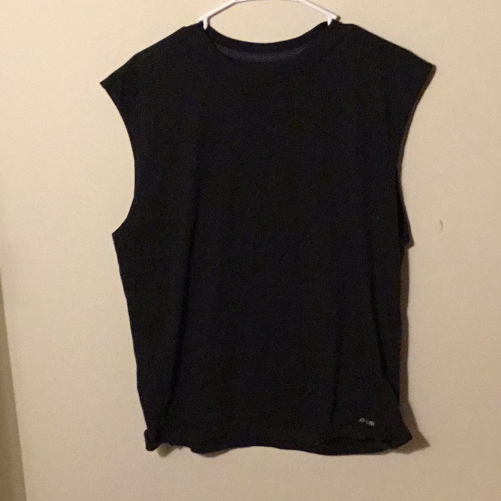 Muscle tee
